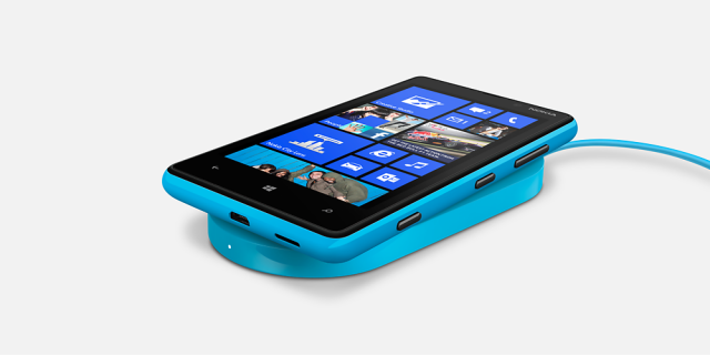 Nokia-Lumia-820